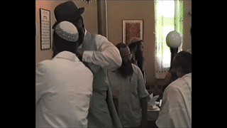 הרב מאיר כהנא סנדק ונואם בבריתו של שמשון הכהן בנו של שמואל הכהן סיטרין 00:30:35